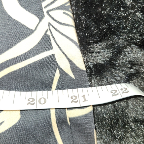 Optimum black and gold cropped cigarette pants in size 14 - Picture 11 of 14